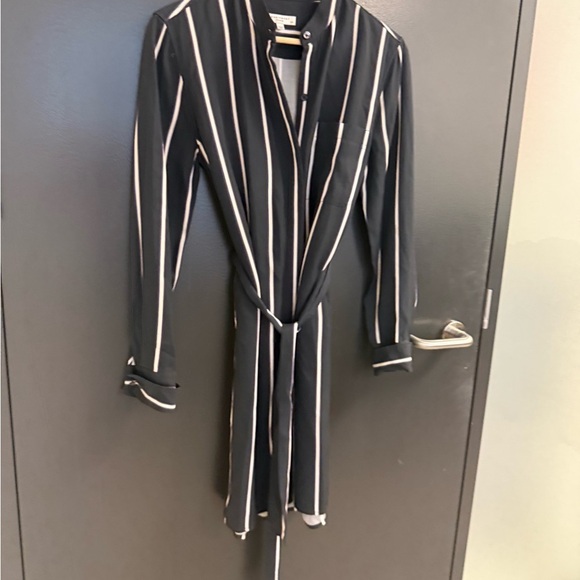 Equipment Femme “Raven Eclipse” S EUC worn twice Black/Purple front tie wrap - Picture 10 of 15